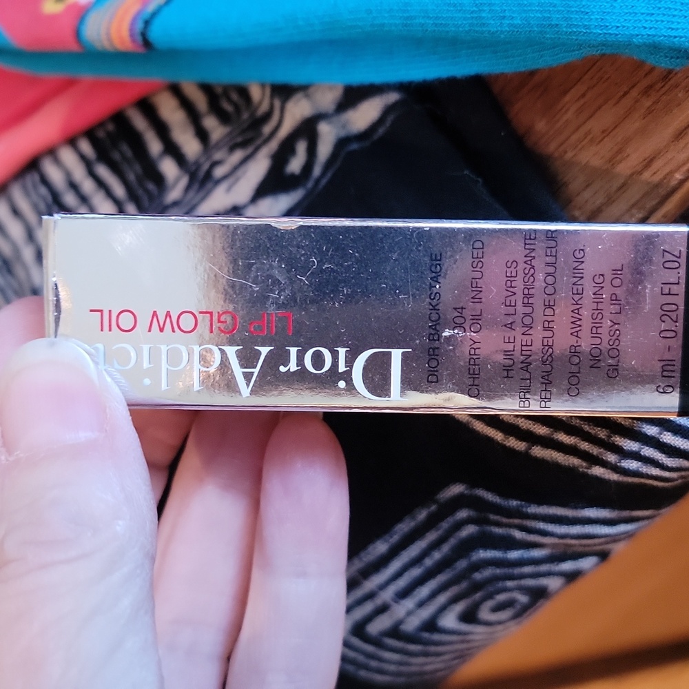 Assorted Skincare and Beauty Products - Picture 8 of 16
